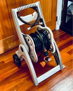 Suncast - 175 Ft. Hose Reel Cart | plus 50ft Garden Hose | Great Condition!