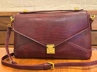 Women’s Burgundy Embossed Animal Print Crossbody Clasp/Zip, Gold, Strap