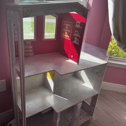 Doll House 