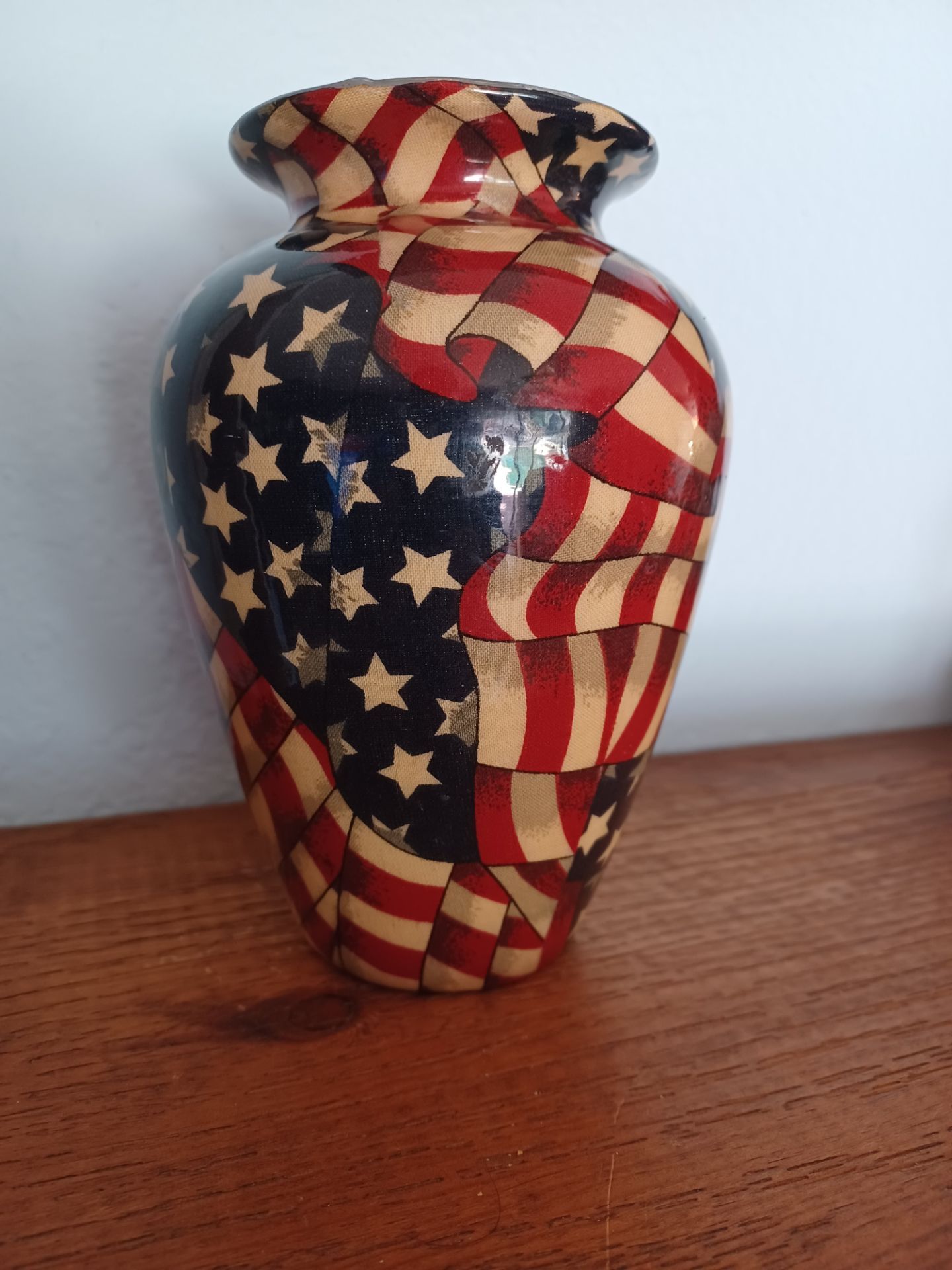 #1565, Beautiful Old Glory Vase.