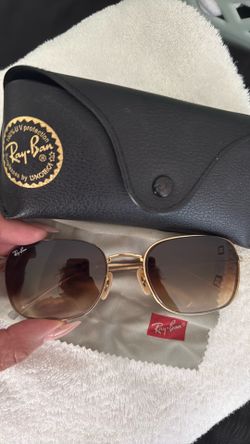 Brand Ray Ban never used no scratches