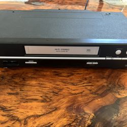 Hitachi VT-FX695A 4-Head Hi-Fi Stereo VHS Video Cassette Recorder