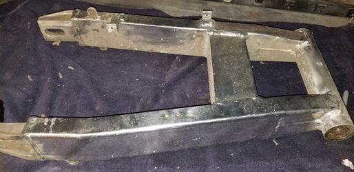 1999 zx9 swing arm (polished)