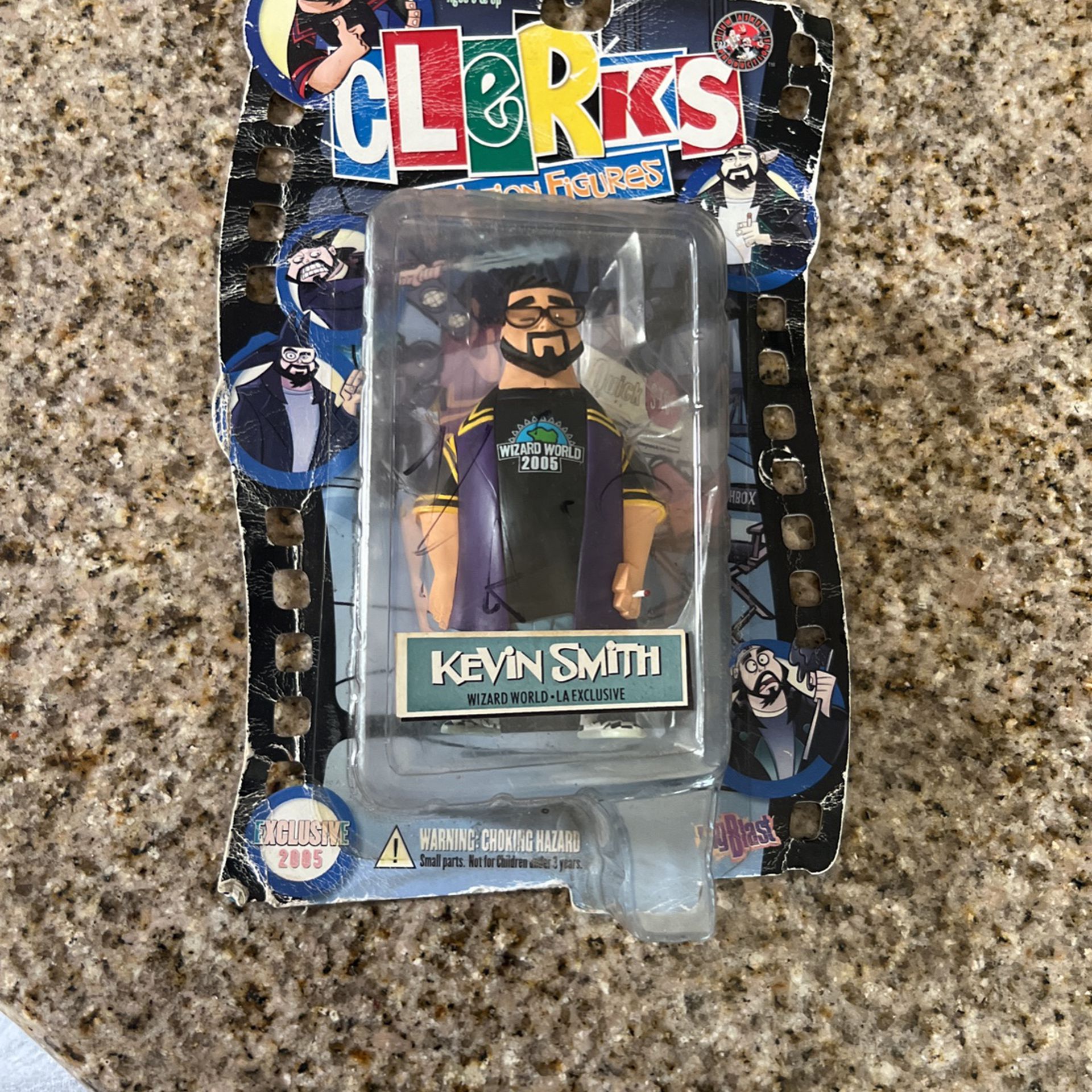 Kevin Smith Clerk Action Figure LA EXCLUSIVE signed 