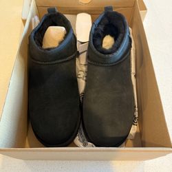 Ugg Mini Boots Size 11 Black Women