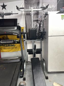 Pull up machine