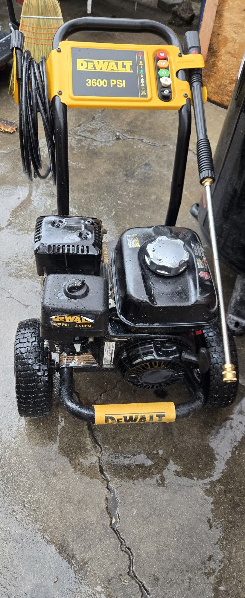 3600 Dewalt Power Washer Gas
