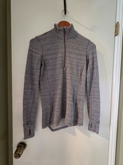Womens Lululemon half zip top, size 2