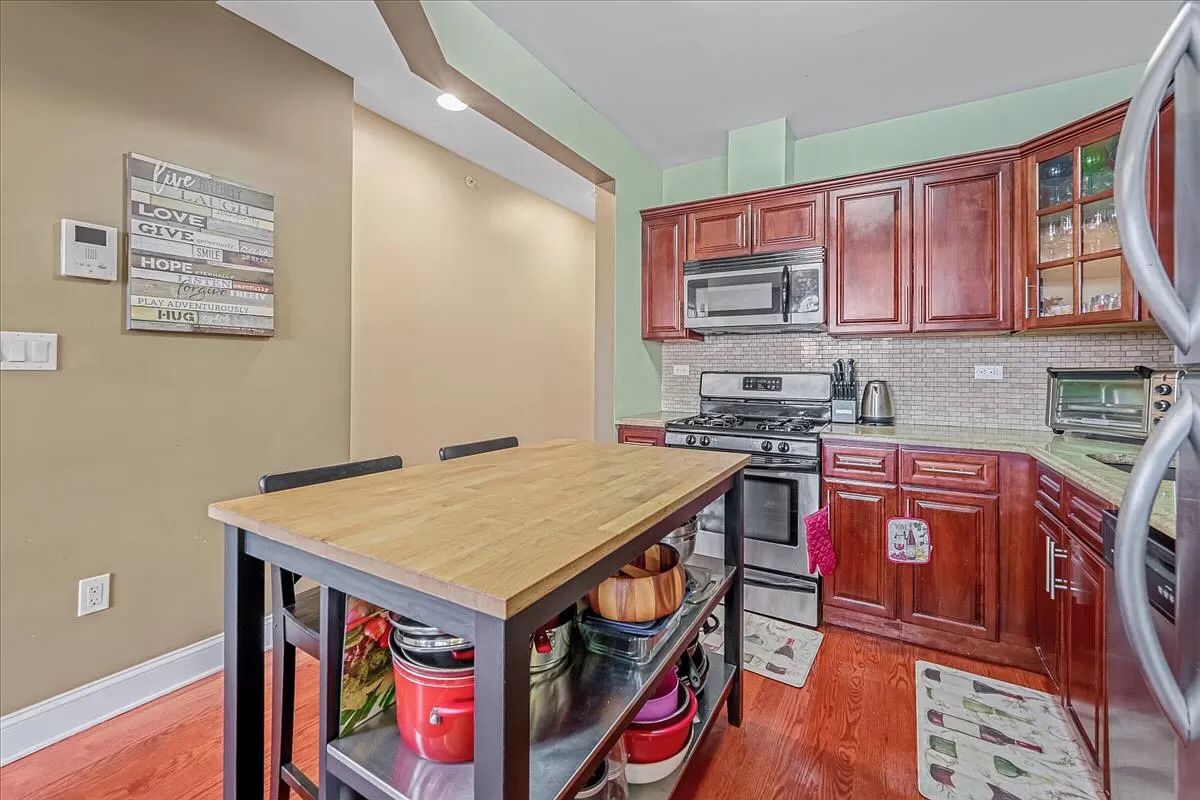 Kitchen Island With Chairs 