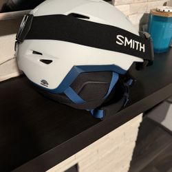 New Giro Snow helmet with MIPS - size large  (ski / snowboarding)