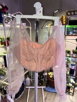 women’s crop top