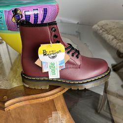 New Women’s Dr. Martens AirWair Ankle Boots