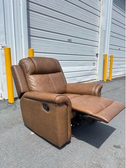 New Abbyson Living Gilmore Leather Recliner