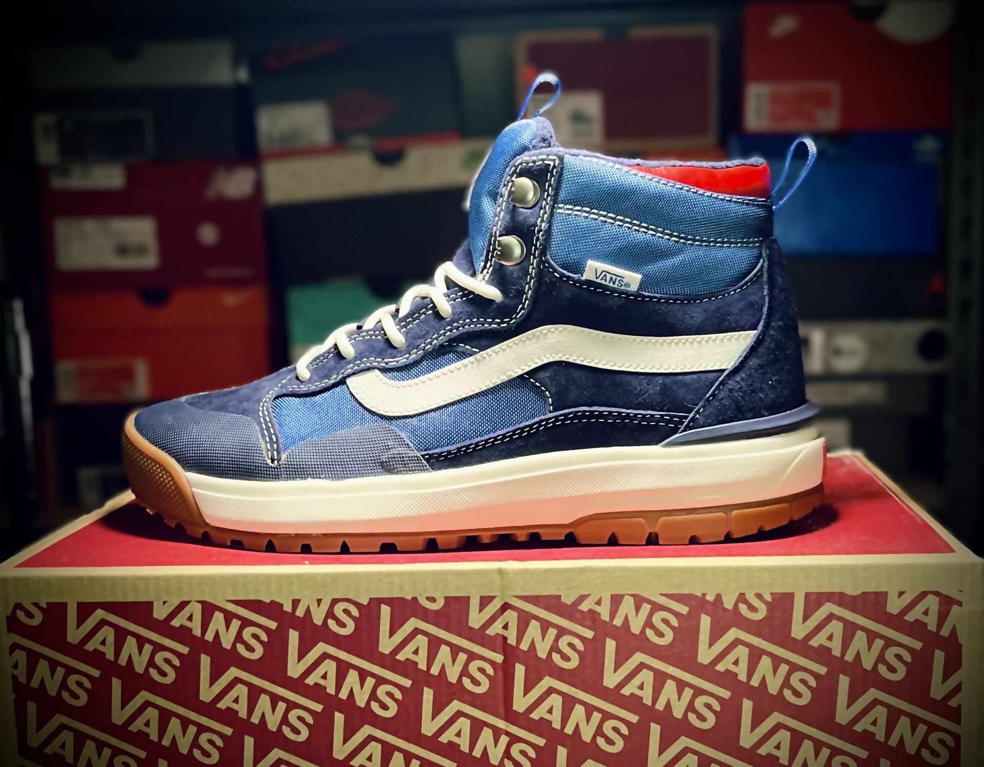 VANS UltraRange Exo Hi MTE Shoes Men's 9 Womens 10.5 Navy/Gum VN0A4UWJ2WI NIB