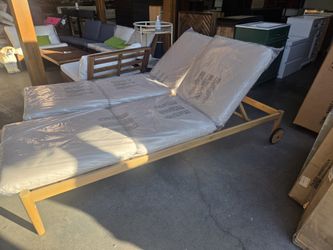 Brand New Gorgeous (Set of 2) Patio Chaise Loungers Light Teak and Beige Cushions