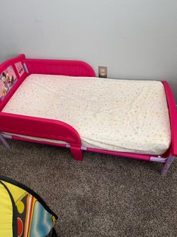 Toddler Minnie bed