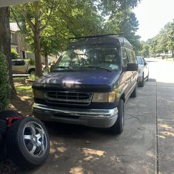 2000 Ford E-150