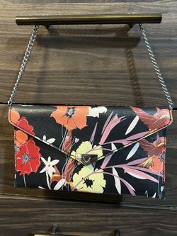 Guess Clutch