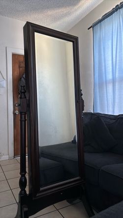 Standing Mirror Jewelry cabinet