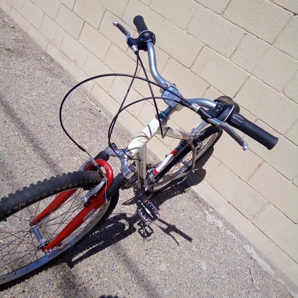 TREK NAVIGATOR 200 MENS ATB MTN BIKE REFURBISHED OBO