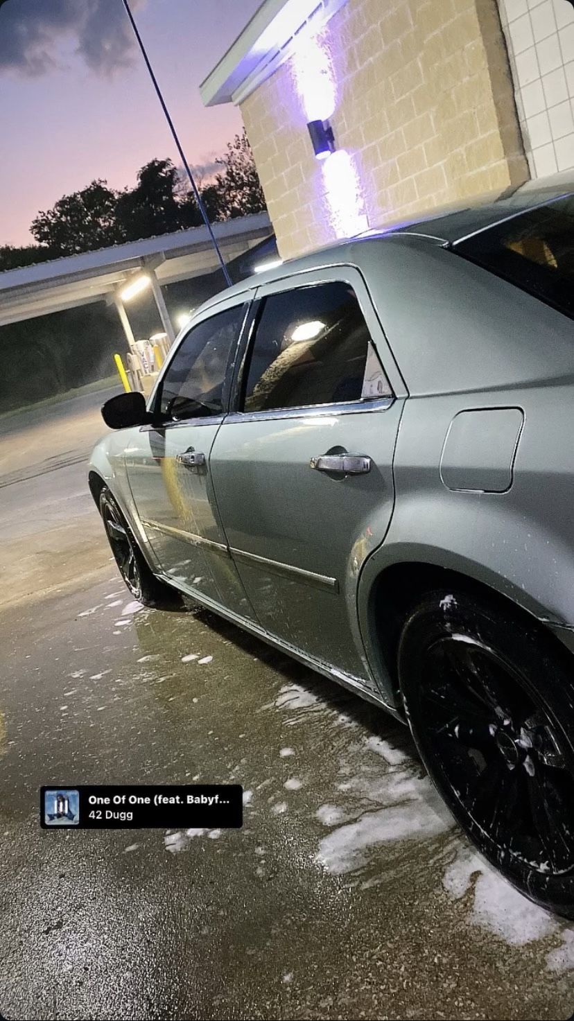 2006 Chrysler 300 for Sale in Gonzales, TX OfferUp