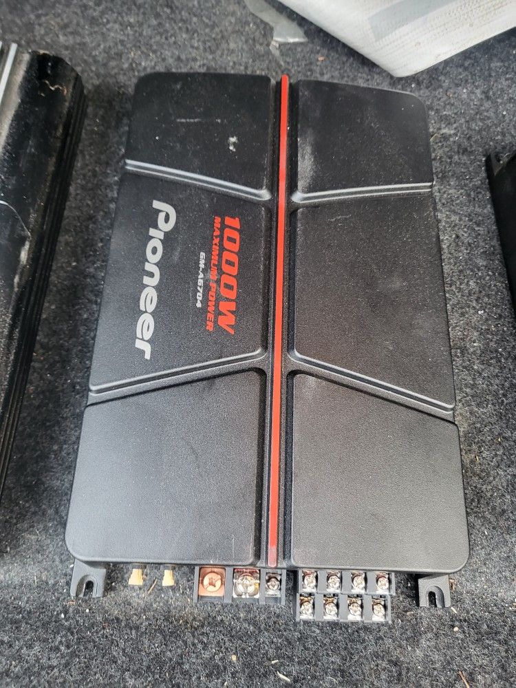 1000 Watt Pioneer Amp