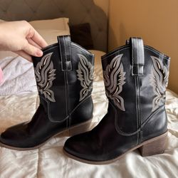 cowgirl boots 