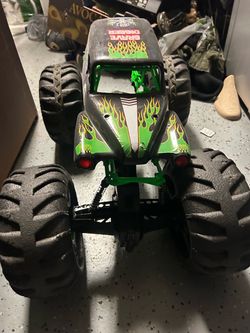 Mega grave digger