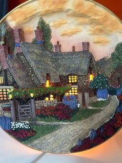 New/Vintage 1994 Thomas Kinkade "The Garden Walk" 3D Illuminated Cottage Plate.