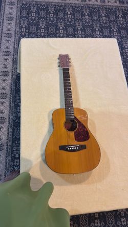 Yamaha FG-Junior Guitar