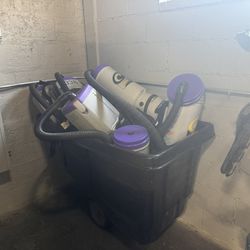 Vacuums / professional janitorial equipment