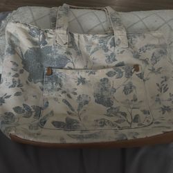 blue and white handbag