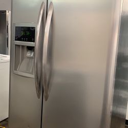Frigidaire Side By Side Refrigerator 