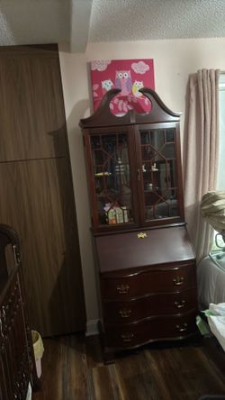 Secretary new condition solid cherry