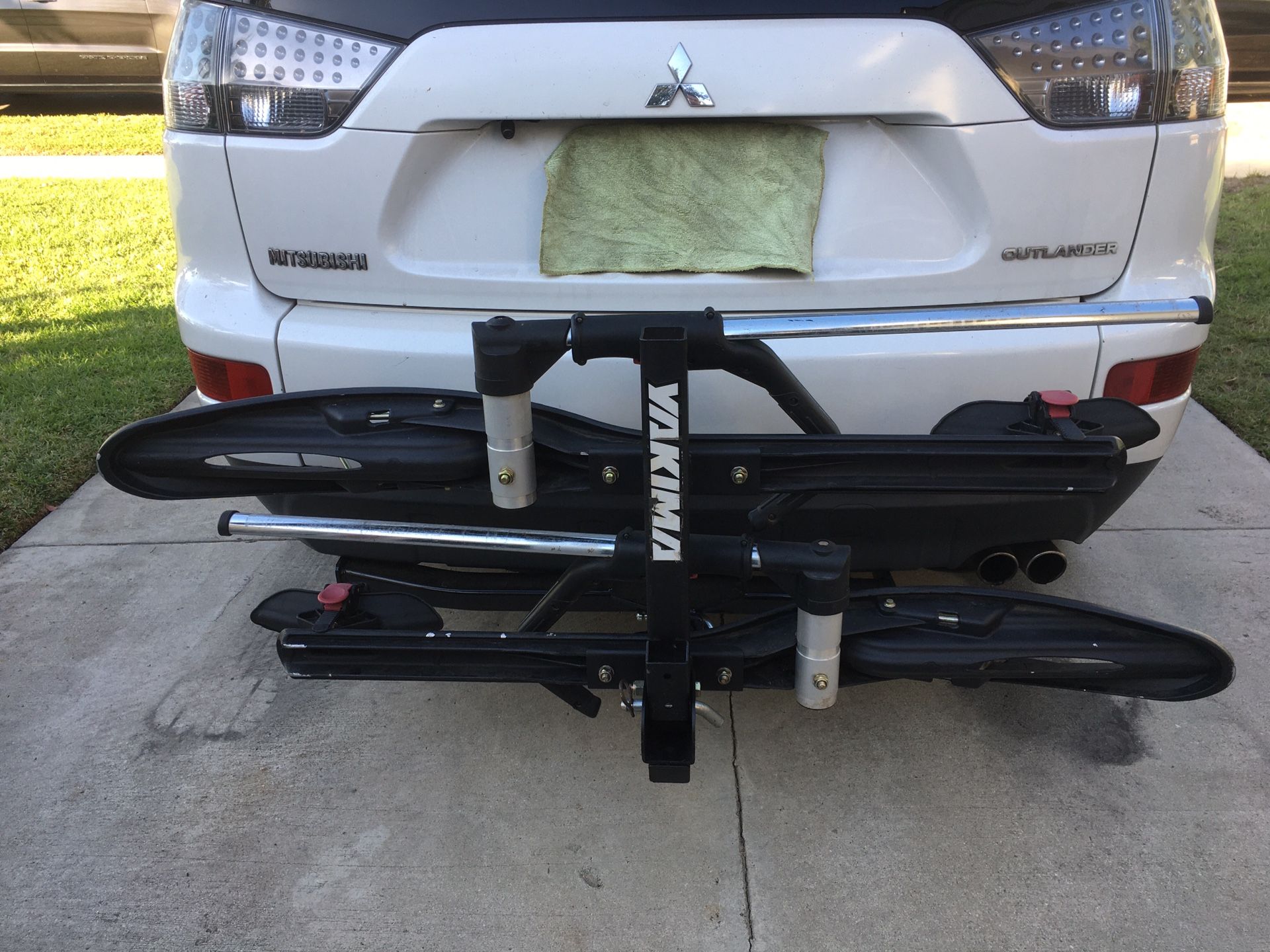 Yakima HookUp Double Bike Rack