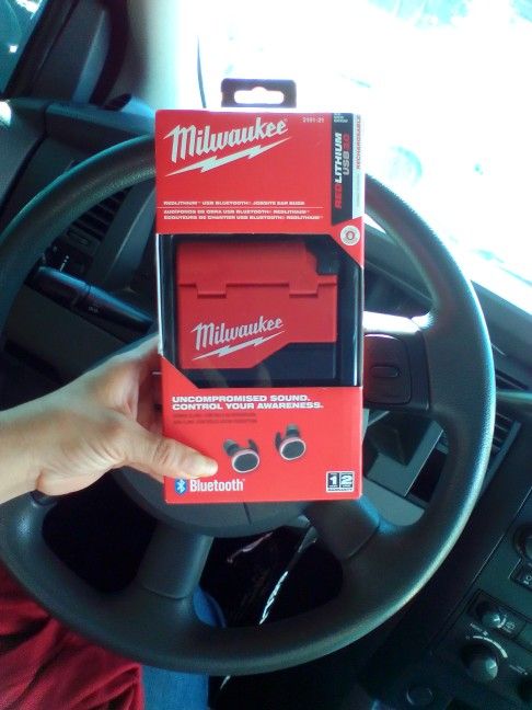 Milwaukee Bluetooth Earbuds