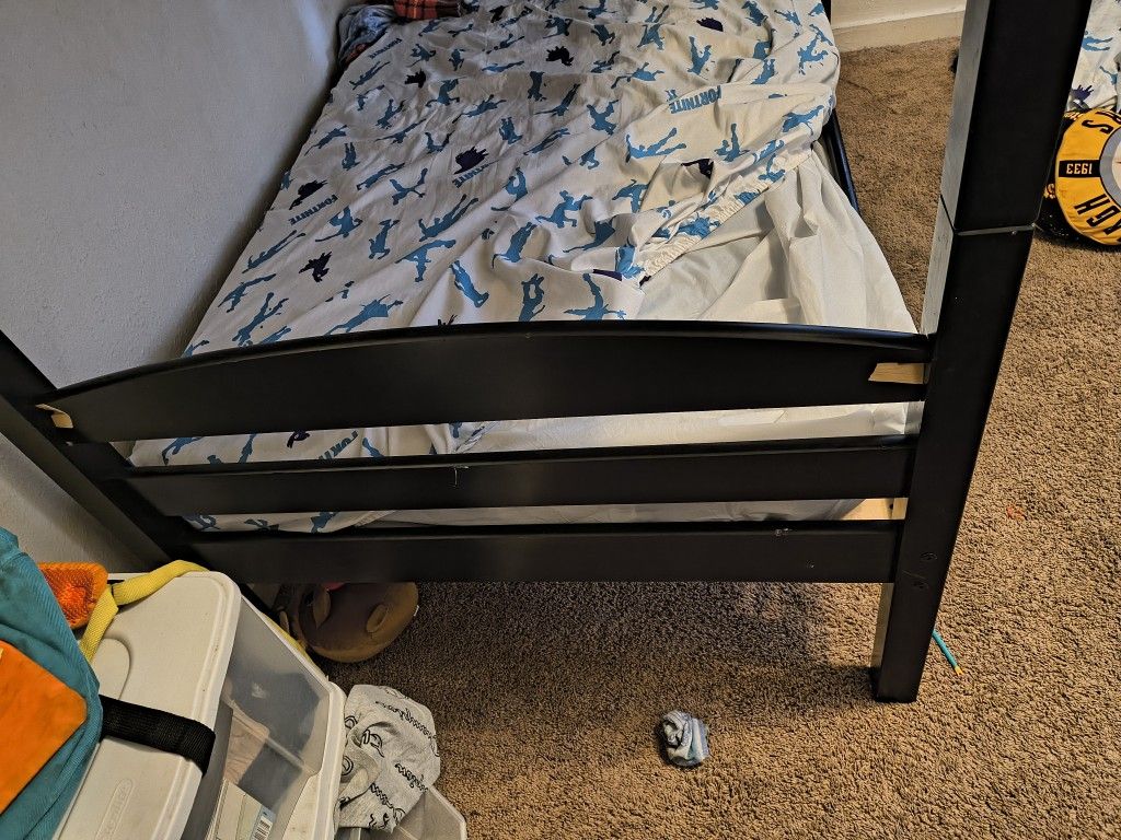 Twin Bunk Beds