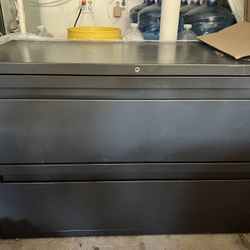 File cabinet 