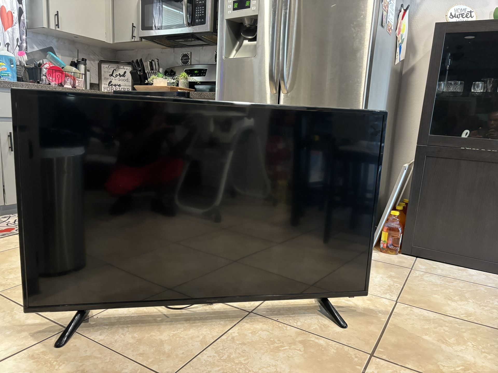 55in Flatscreen Tv With Sound Bar