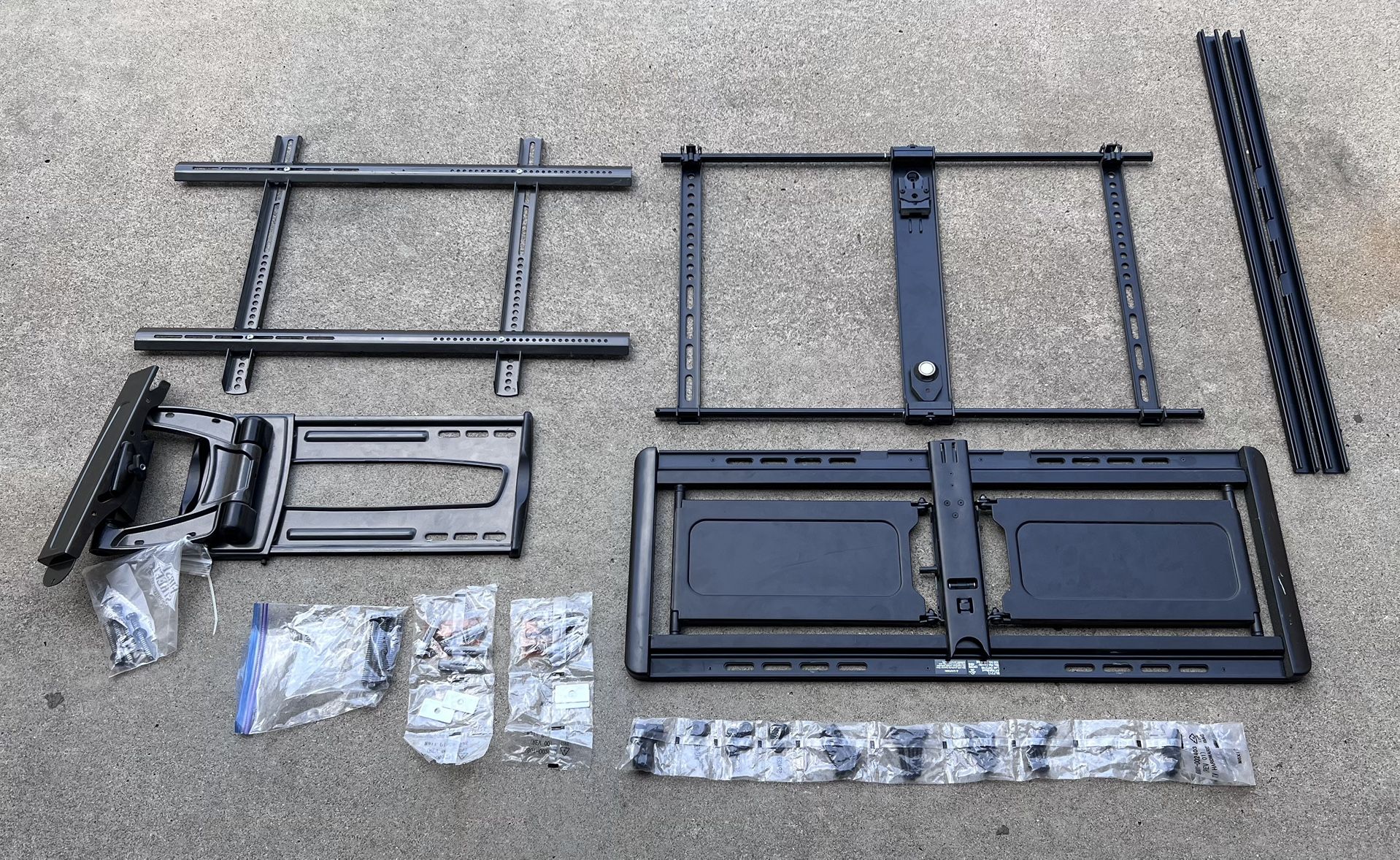 Sanus Full-Motion Wall Mount for 40"-84" Television to 150LBS BLF213+ RocketFish