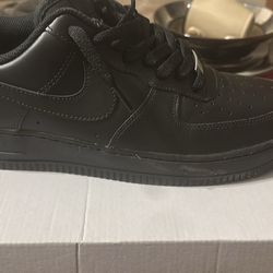 Nike Air Force 1 Low – Black – Men’s 8.5 – OG Everything – Tried On Once