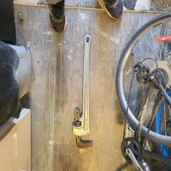 Ridgid 36" 836 pipe wrench 