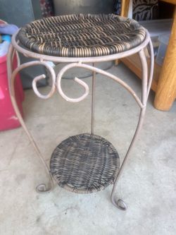 21 metal y woven 2 tier plant stand 10 Diameter