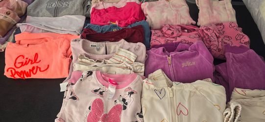Girl clothes size 4/5