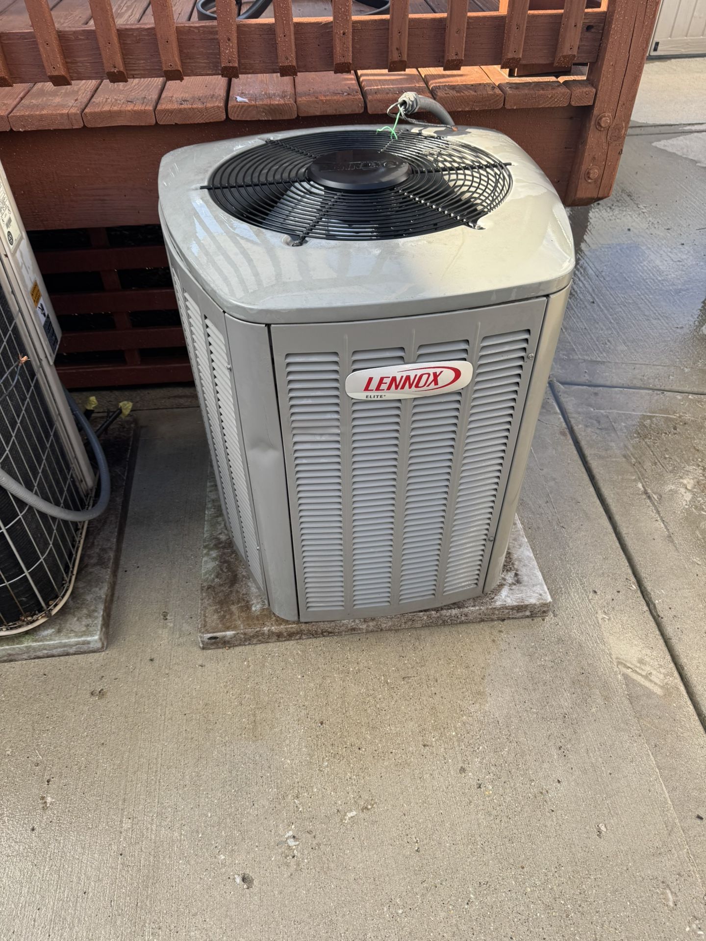 Lennox 2.5 Ton 410a ( A/c Unit Only )