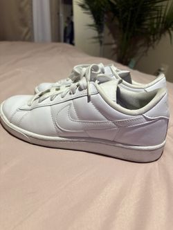 White Nike Shoes 