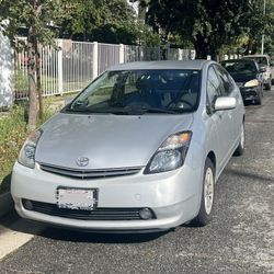 2007 Toyota Prius – Silver – Clean Title – Great Condition