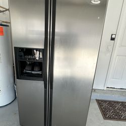Double Door Refrigerator With Ice And Water Dispenser 