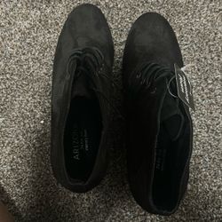 Women Arizona Boot Size 9