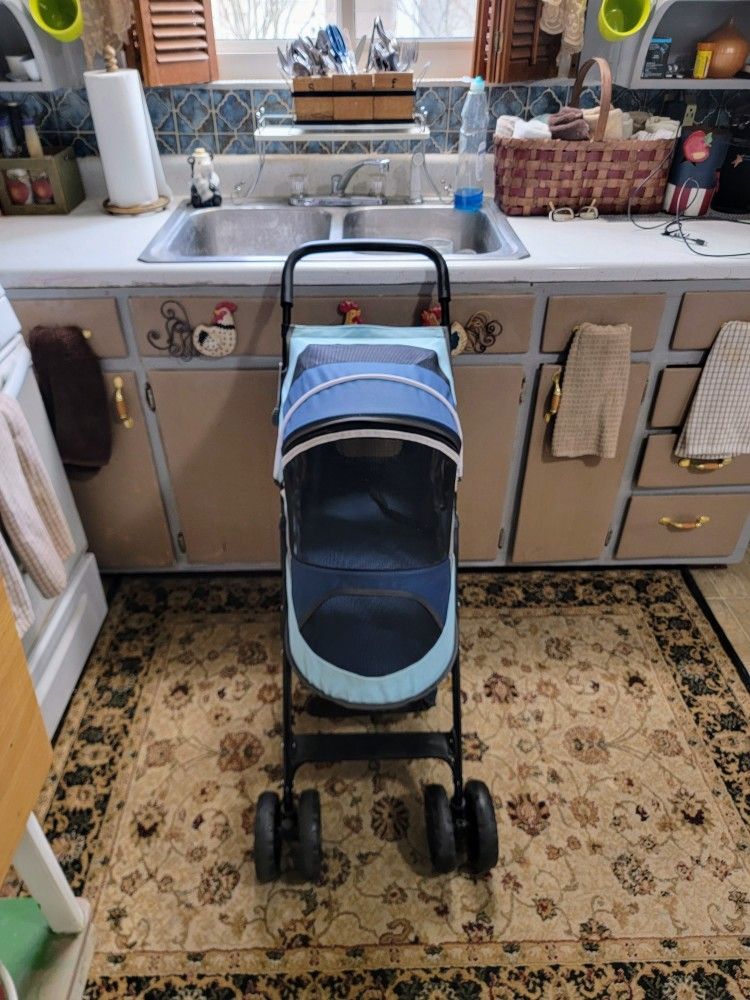 Brand New Top Paw Dog/Cat/Pet Stroller